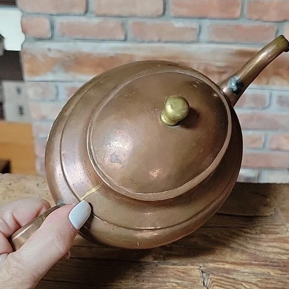EARLY 20th CENTURY Copper Teapot with Brass Accents - Picture 4 of 10